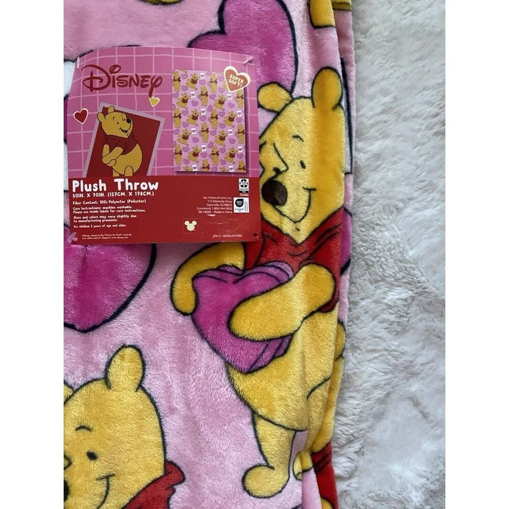 Disney Winnie The Pooh Hugging Hearts Valentines Blanket Soft Throw 50 X 70” NEW
